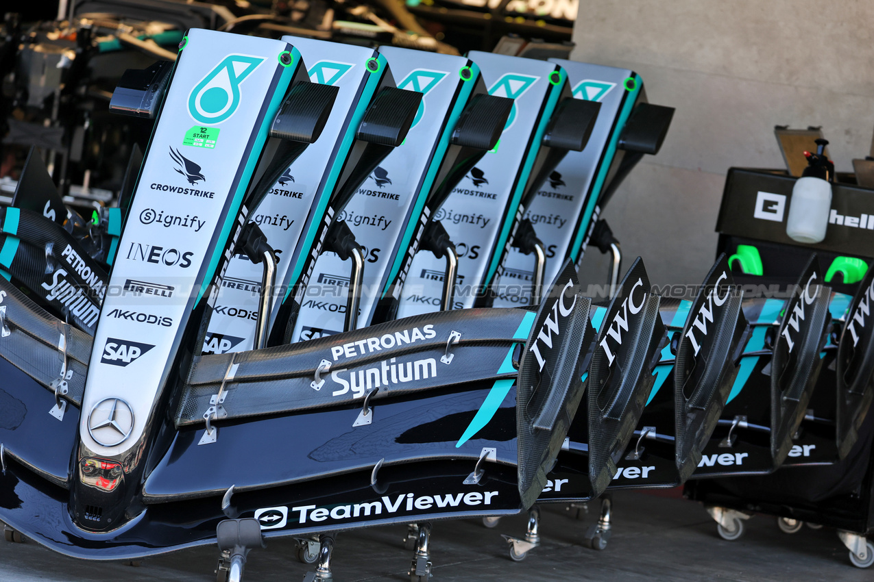 GP MESSICO, Mercedes AMG F1 W16 front wings.

23.10.2025. Formula 1 World Championship, Rd 20, Mexican Grand Prix, Mexico City, Mexico, Preparation Day.

- www.xpbimages.com, EMail: requests@xpbimages.com © Copyright: Moy / XPB Images