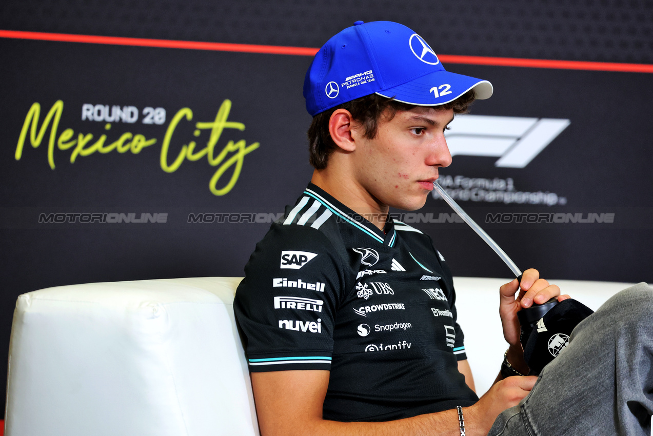 GP MESSICO, Andrea Kimi Antonelli (ITA) Mercedes AMG F1 in the FIA Press Conference.

23.10.2025. Formula 1 World Championship, Rd 20, Mexican Grand Prix, Mexico City, Mexico, Preparation Day.

- www.xpbimages.com, EMail: requests@xpbimages.com © Copyright: Bearne / XPB Images