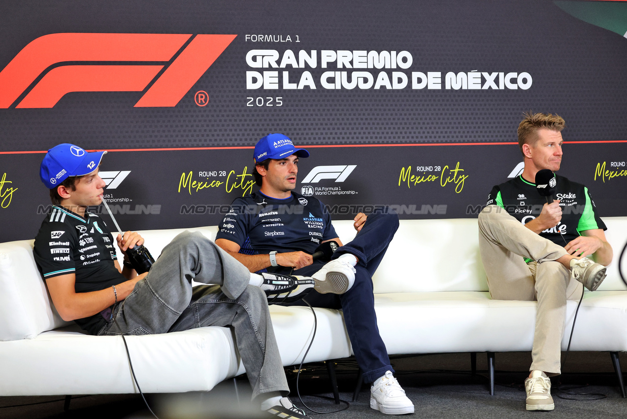 GP MESSICO, (L to R): Andrea Kimi Antonelli (ITA) Mercedes AMG F1; Carlos Sainz (ESP) Atlassian Williams Racing; e Nico Hulkenberg (GER) Sauber, in the FIA Press Conference.
23.10.2025. Formula 1 World Championship, Rd 20, Mexican Grand Prix, Mexico City, Mexico, Preparation Day.
- www.xpbimages.com, EMail: requests@xpbimages.com © Copyright: Bearne / XPB Images