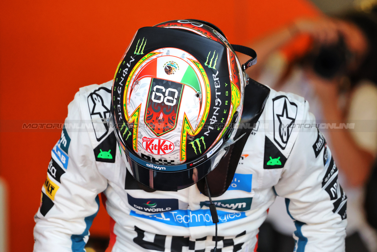 GP MESSICO, Pato O'Ward (MEX) McLaren Reserve Driver.

23.10.2025. Formula 1 World Championship, Rd 20, Mexican Grand Prix, Mexico City, Mexico, Preparation Day.

- www.xpbimages.com, EMail: requests@xpbimages.com © Copyright: Charniaux / XPB Images