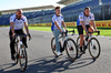 GP MESSICO, Liam Lawson (NZL) Racing Bulls (Centre) rides the circuit.

23.10.2025. Formula 1 World Championship, Rd 20, Mexican Grand Prix, Mexico City, Mexico, Preparation Day.

- www.xpbimages.com, EMail: requests@xpbimages.com © Copyright: Batchelor / XPB Images