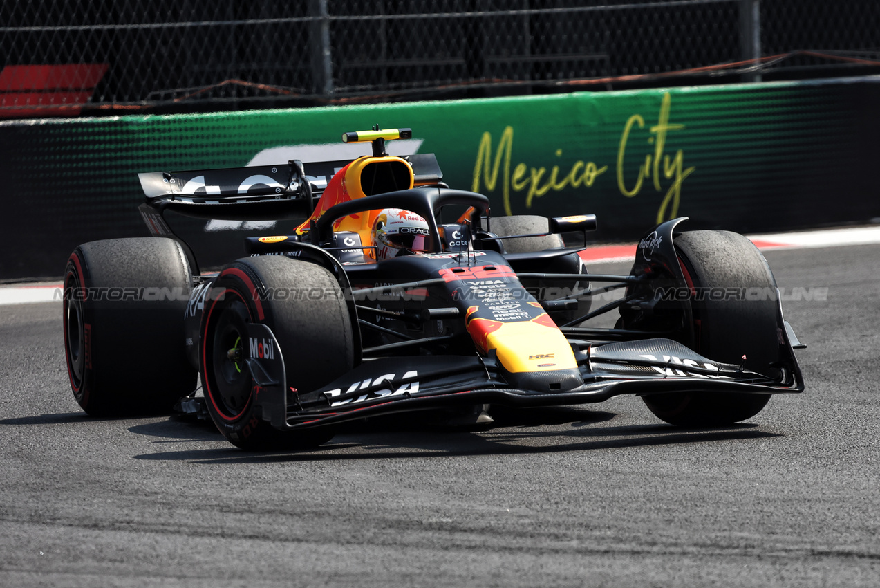 GP MESSICO, Yuki Tsunoda (JPN) Red Bull Racing RB21.
25.10.2025. Formula 1 World Championship, Rd 20, Mexican Grand Prix, Mexico City, Mexico, Qualifiche Day.
- www.xpbimages.com, EMail: requests@xpbimages.com © Copyright: Bearne / XPB Images