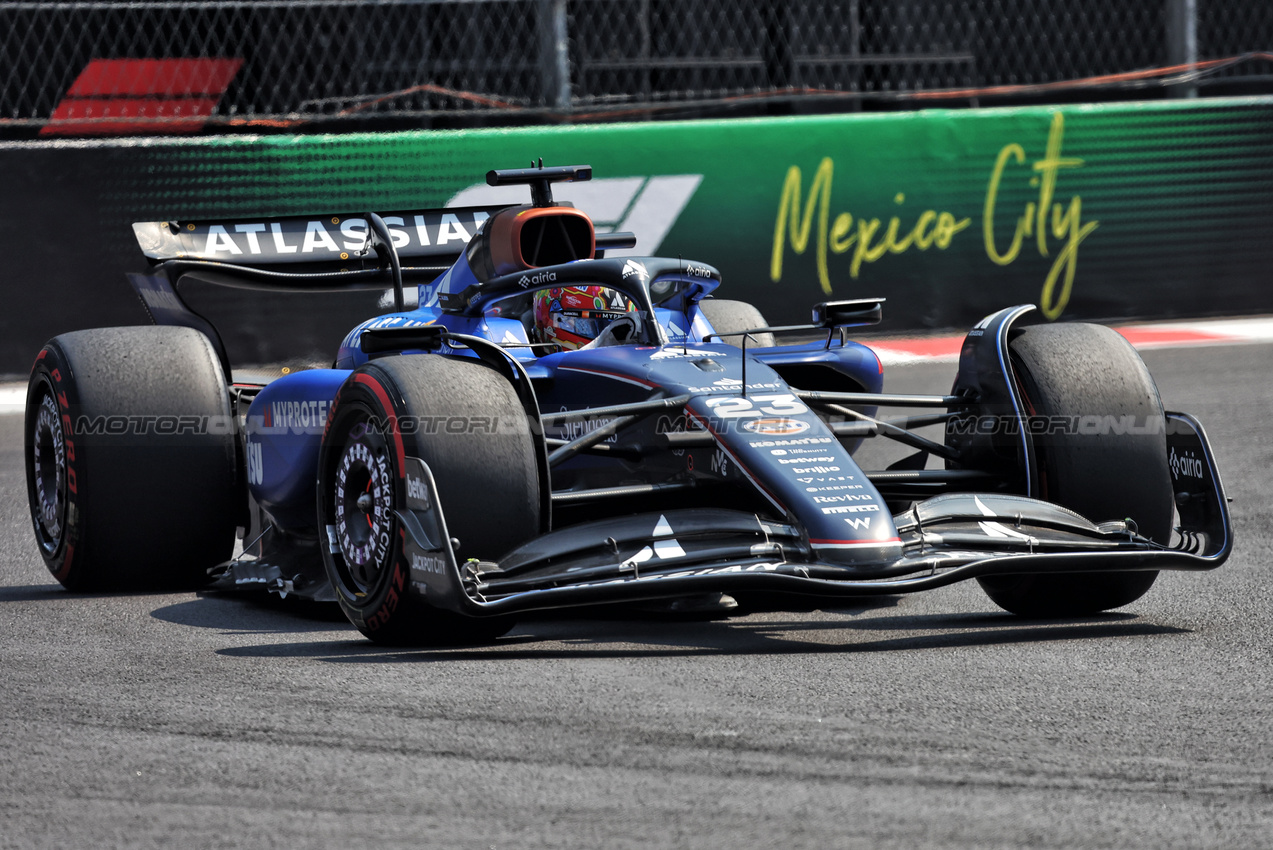 GP MESSICO, Alexander Albon (THA) Atlassian Williams Racing FW47.
25.10.2025. Formula 1 World Championship, Rd 20, Mexican Grand Prix, Mexico City, Mexico, Qualifiche Day.
- www.xpbimages.com, EMail: requests@xpbimages.com © Copyright: Bearne / XPB Images