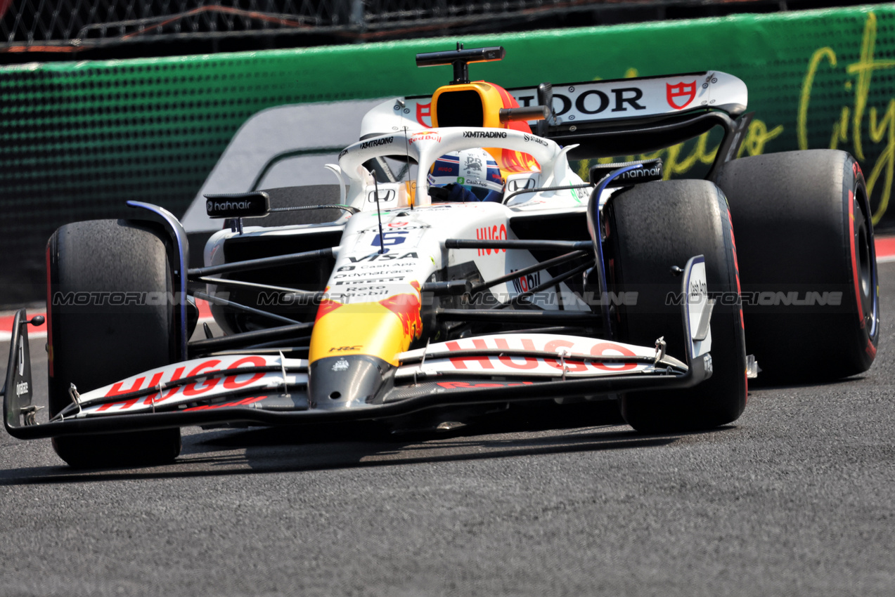 GP MESSICO, Isack Hadjar (FRA) Racing Bulls VCARB 02.

25.10.2025. Formula 1 World Championship, Rd 20, Mexican Grand Prix, Mexico City, Mexico, Qualifiche Day.

- www.xpbimages.com, EMail: requests@xpbimages.com © Copyright: Bearne / XPB Images
