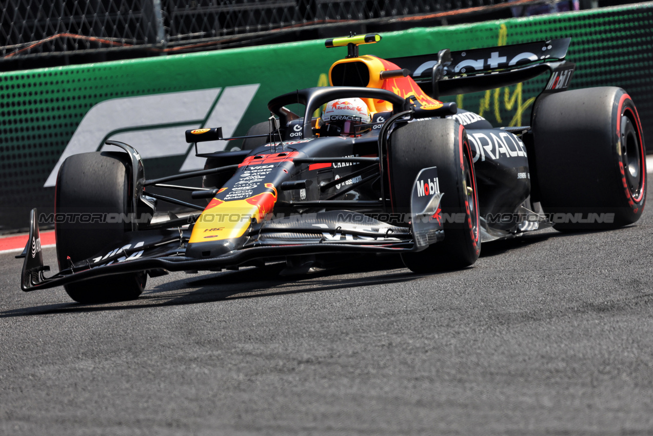 GP MESSICO, Yuki Tsunoda (JPN) Red Bull Racing RB21.

25.10.2025. Formula 1 World Championship, Rd 20, Mexican Grand Prix, Mexico City, Mexico, Qualifiche Day.

- www.xpbimages.com, EMail: requests@xpbimages.com © Copyright: Bearne / XPB Images