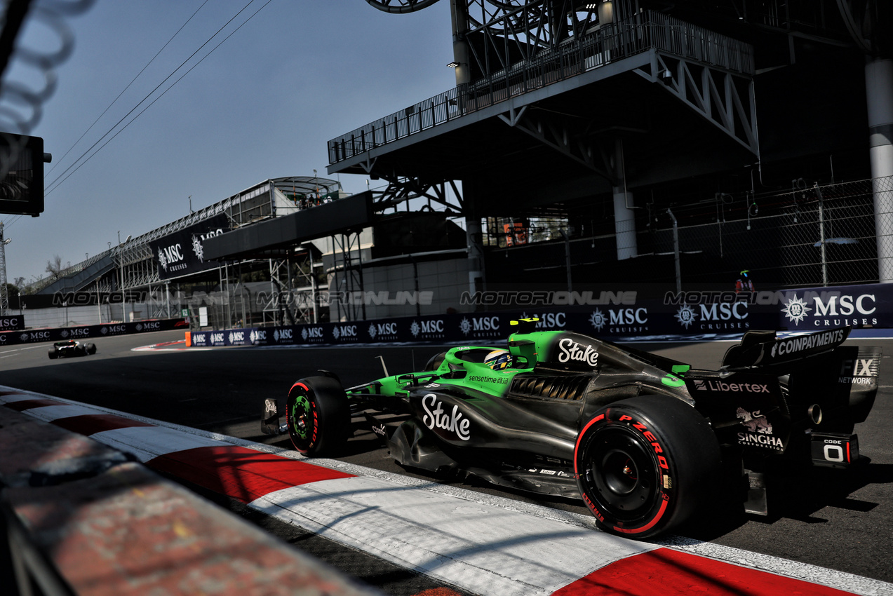 GP MESSICO, Gabriel Bortoleto (BRA) Sauber C45.
25.10.2025. Formula 1 World Championship, Rd 20, Mexican Grand Prix, Mexico City, Mexico, Qualifiche Day.
- www.xpbimages.com, EMail: requests@xpbimages.com © Copyright: Charniaux / XPB Images
