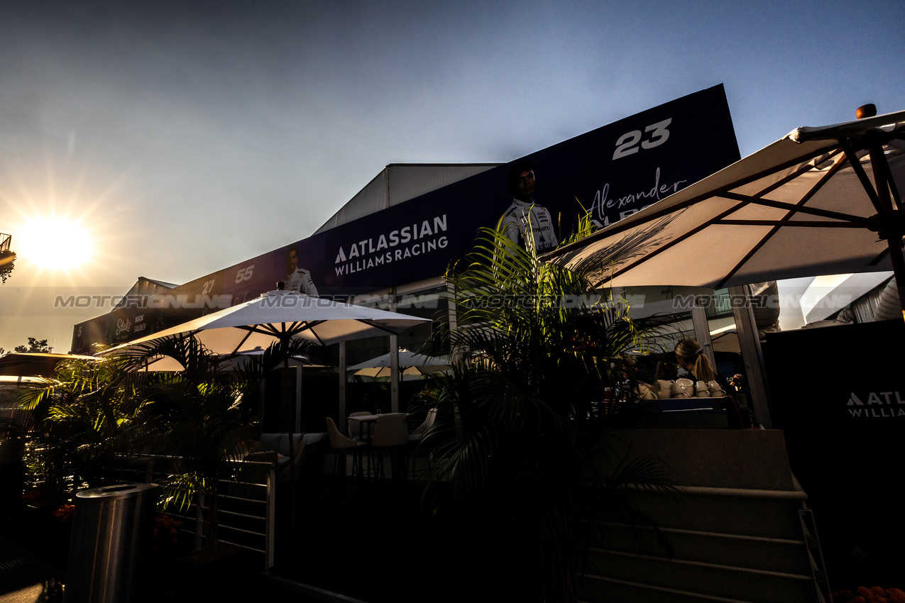 GP MESSICO, Paddock Atmosfera - Atlassian Williams Racing.
25.10.2025. Formula 1 World Championship, Rd 20, Mexican Grand Prix, Mexico City, Mexico, Qualifiche Day.
- www.xpbimages.com, EMail: requests@xpbimages.com © Copyright: Bearne / XPB Images