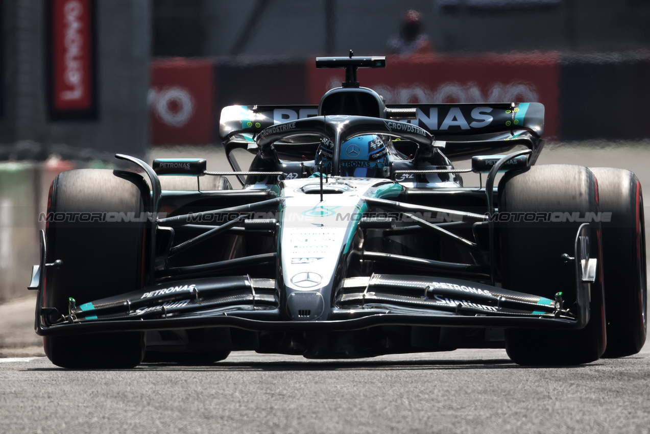 GP MESSICO, George Russell (GBR) Mercedes AMG F1 W16.

25.10.2025. Formula 1 World Championship, Rd 20, Mexican Grand Prix, Mexico City, Mexico, Qualifiche Day.

 - www.xpbimages.com, EMail: requests@xpbimages.com © Copyright: Coates / XPB Images