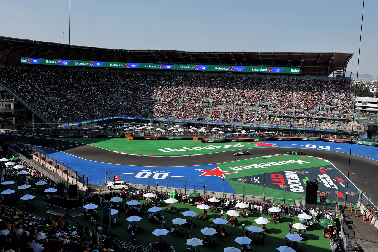 GP MESSICO, Oliver Bearman (GBR) Haas VF-25.

25.10.2025. Formula 1 World Championship, Rd 20, Mexican Grand Prix, Mexico City, Mexico, Qualifiche Day.

- www.xpbimages.com, EMail: requests@xpbimages.com © Copyright: Moy / XPB Images