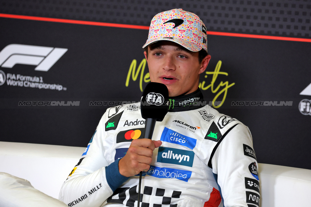 GP MESSICO, Lando Norris (GBR) McLaren in the post qualifying FIA Press Conference.
25.10.2025. Formula 1 World Championship, Rd 20, Mexican Grand Prix, Mexico City, Mexico, Qualifiche Day.
- www.xpbimages.com, EMail: requests@xpbimages.com © Copyright: Moy / XPB Images