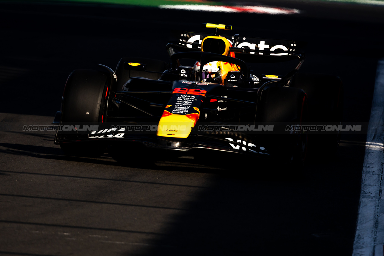 GP MESSICO, Yuki Tsunoda (JPN) Red Bull Racing RB21.
25.10.2025. Formula 1 World Championship, Rd 20, Mexican Grand Prix, Mexico City, Mexico, Qualifiche Day.
- www.xpbimages.com, EMail: requests@xpbimages.com © Copyright: Bearne / XPB Images