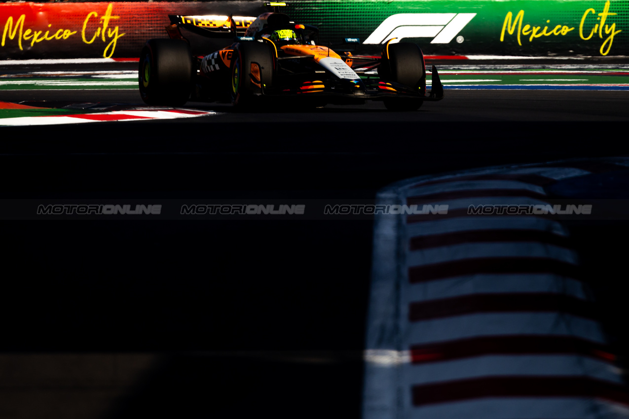 GP MESSICO, Lando Norris (GBR) McLaren MCL39.

25.10.2025. Formula 1 World Championship, Rd 20, Mexican Grand Prix, Mexico City, Mexico, Qualifiche Day.

- www.xpbimages.com, EMail: requests@xpbimages.com © Copyright: Bearne / XPB Images