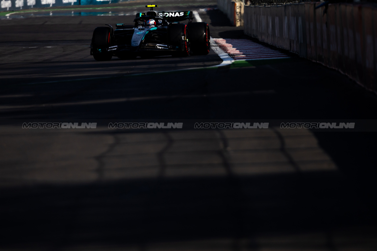 GP MESSICO, Andrea Kimi Antonelli (ITA) Mercedes AMG F1 W16.
25.10.2025. Formula 1 World Championship, Rd 20, Mexican Grand Prix, Mexico City, Mexico, Qualifiche Day.
- www.xpbimages.com, EMail: requests@xpbimages.com © Copyright: Bearne / XPB Images