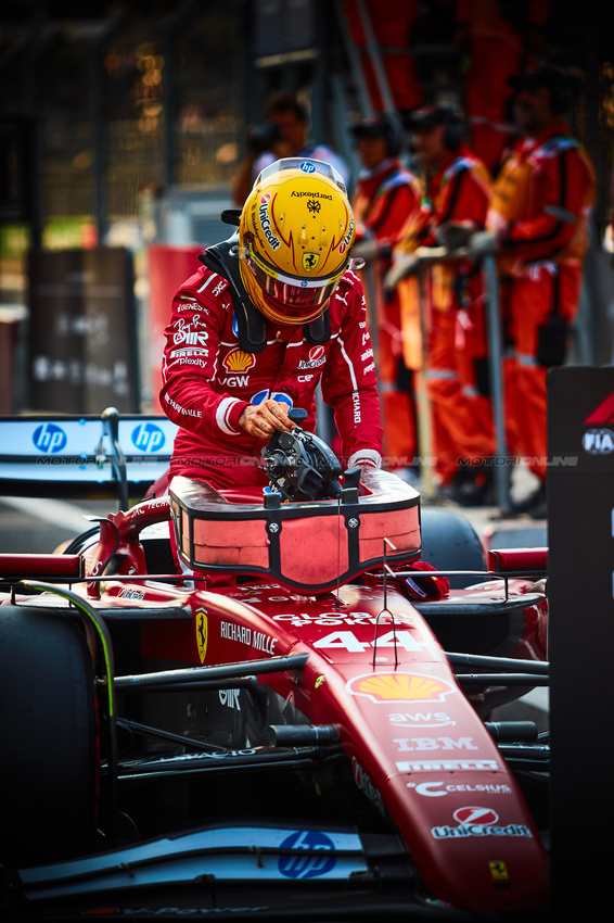 GP MESSICO, Third placed Lewis Hamilton (GBR) Ferrari SF-25 in qualifying parc ferme.
25.10.2025. Formula 1 World Championship, Rd 20, Mexican Grand Prix, Mexico City, Mexico, Qualifiche Day.
- www.xpbimages.com, EMail: requests@xpbimages.com © Copyright: XPB Images