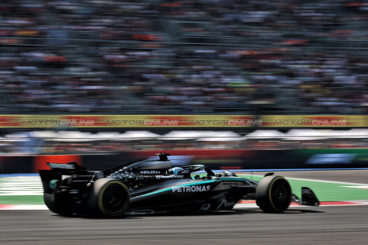 GP MESSICO, George Russell (GBR) Mercedes AMG F1 W16.
25.10.2025. Formula 1 World Championship, Rd 20, Mexican Grand Prix, Mexico City, Mexico, Qualifiche Day.
- www.xpbimages.com, EMail: requests@xpbimages.com © Copyright: Batchelor / XPB Images