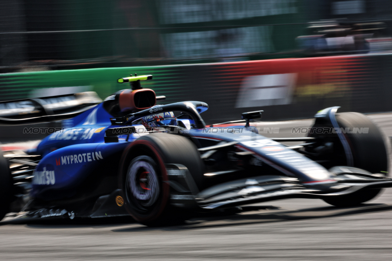 GP MESSICO, Carlos Sainz (ESP) Atlassian Williams Racing FW47.
25.10.2025. Formula 1 World Championship, Rd 20, Mexican Grand Prix, Mexico City, Mexico, Qualifiche Day.
- www.xpbimages.com, EMail: requests@xpbimages.com © Copyright: Batchelor / XPB Images