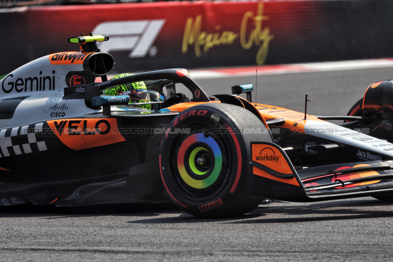 GP MESSICO, Lando Norris (GBR) McLaren MCL39.
25.10.2025. Formula 1 World Championship, Rd 20, Mexican Grand Prix, Mexico City, Mexico, Qualifiche Day.
- www.xpbimages.com, EMail: requests@xpbimages.com © Copyright: Bearne / XPB Images