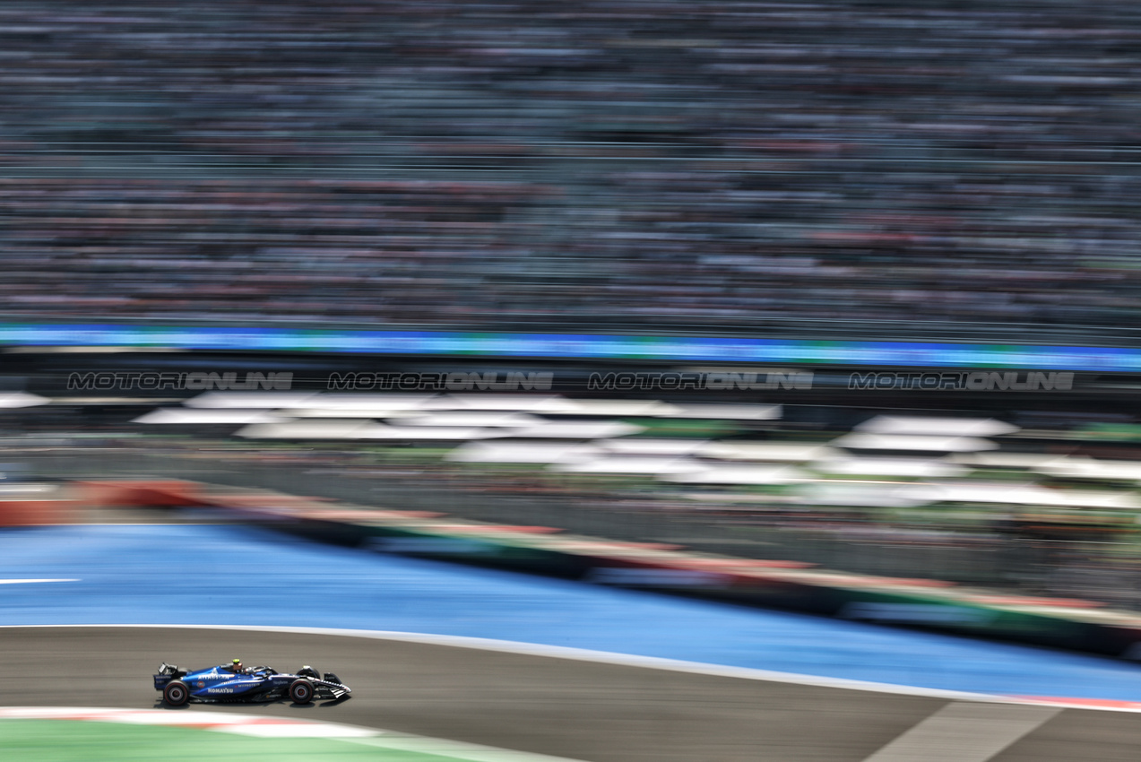 GP MESSICO, Carlos Sainz (ESP) Atlassian Williams Racing FW47.

25.10.2025. Formula 1 World Championship, Rd 20, Mexican Grand Prix, Mexico City, Mexico, Qualifiche Day.

- www.xpbimages.com, EMail: requests@xpbimages.com © Copyright: Bearne / XPB Images