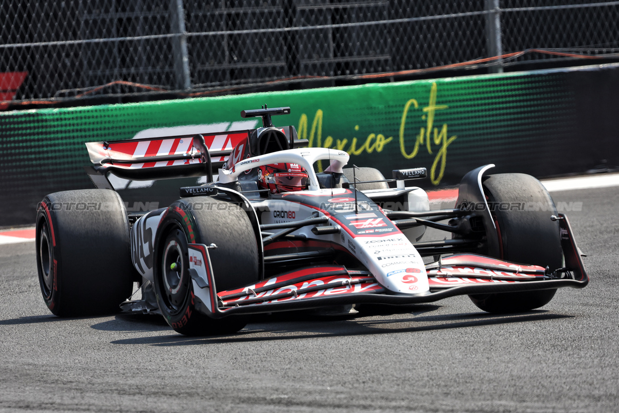 GP MESSICO, Esteban Ocon (FRA) Haas VF-25.
25.10.2025. Formula 1 World Championship, Rd 20, Mexican Grand Prix, Mexico City, Mexico, Qualifiche Day.
- www.xpbimages.com, EMail: requests@xpbimages.com © Copyright: Bearne / XPB Images