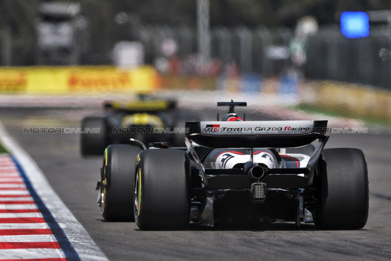 GP MESSICO, Esteban Ocon (FRA) Haas VF-25.
24.10.2025. Formula 1 World Championship, Rd 20, Mexican Grand Prix, Mexico City, Mexico, Practice Day.
- www.xpbimages.com, EMail: requests@xpbimages.com © Copyright: Charniaux / XPB Images