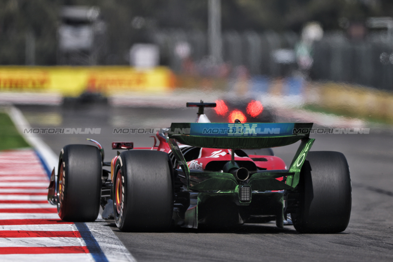 GP MESSICO, Charles Leclerc (MON) Ferrari SF-25.

24.10.2025. Formula 1 World Championship, Rd 20, Mexican Grand Prix, Mexico City, Mexico, Practice Day.

- www.xpbimages.com, EMail: requests@xpbimages.com © Copyright: Charniaux / XPB Images