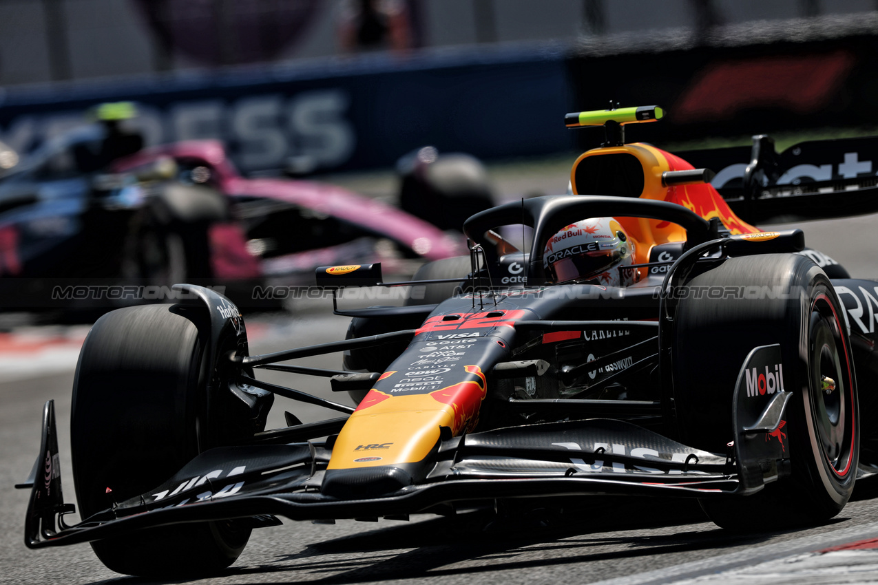 GP MESSICO, Yuki Tsunoda (JPN) Red Bull Racing RB21.
24.10.2025. Formula 1 World Championship, Rd 20, Mexican Grand Prix, Mexico City, Mexico, Practice Day.
- www.xpbimages.com, EMail: requests@xpbimages.com © Copyright: Charniaux / XPB Images