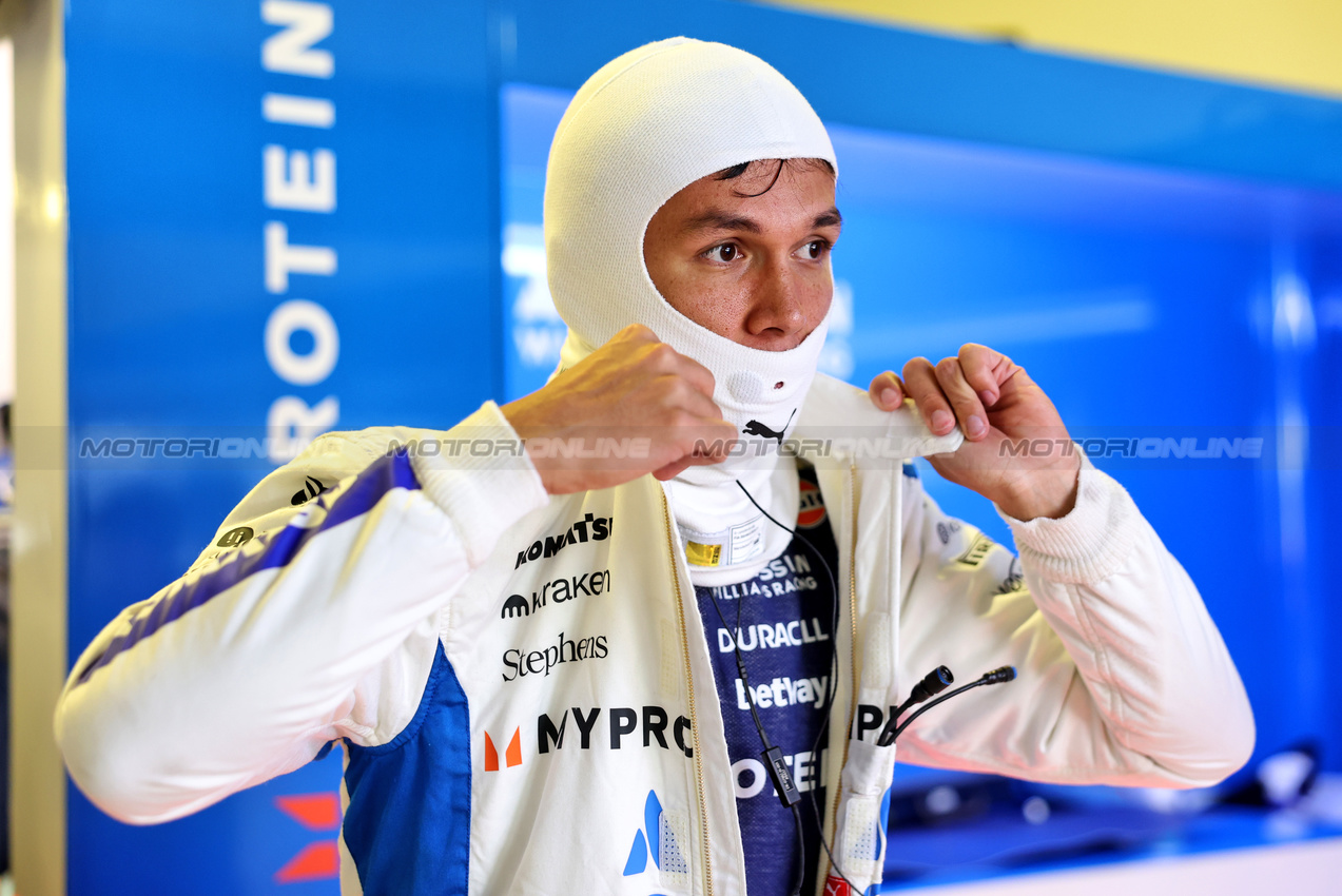 GP MESSICO, Alexander Albon (THA) Atlassian Williams Racing.
24.10.2025. Formula 1 World Championship, Rd 20, Mexican Grand Prix, Mexico City, Mexico, Practice Day.
- www.xpbimages.com, EMail: requests@xpbimages.com © Copyright: Bearne / XPB Images