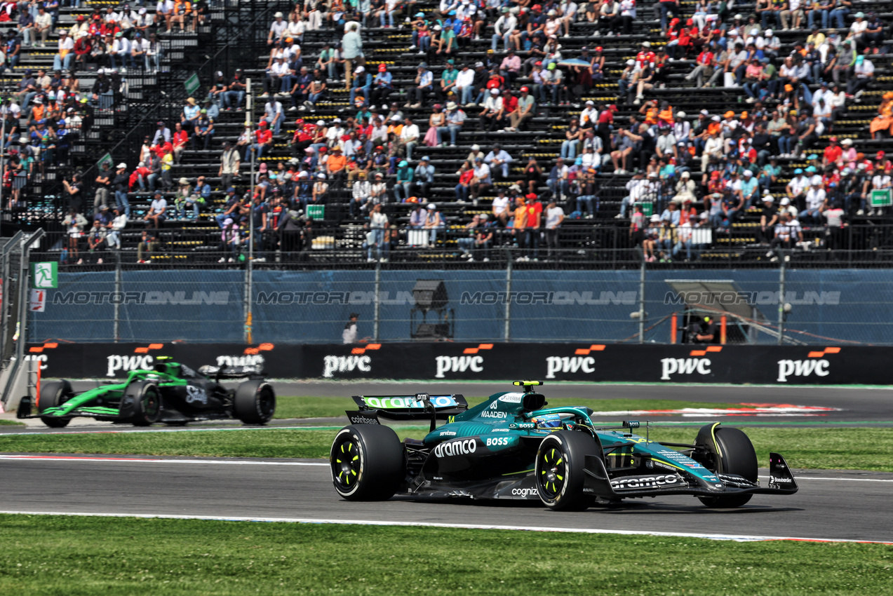 GP MESSICO, Fernando Alonso (ESP) Aston Martin F1 Team AMR25.

24.10.2025. Formula 1 World Championship, Rd 20, Mexican Grand Prix, Mexico City, Mexico, Practice Day.

- www.xpbimages.com, EMail: requests@xpbimages.com © Copyright: Bearne / XPB Images