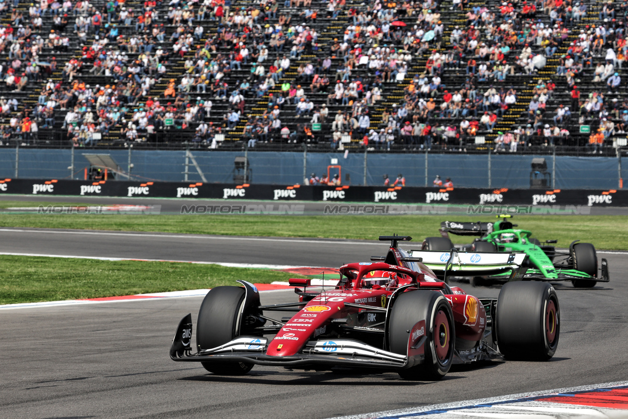 GP MESSICO, Charles Leclerc (MON) Ferrari SF-25.

24.10.2025. Formula 1 World Championship, Rd 20, Mexican Grand Prix, Mexico City, Mexico, Practice Day.

- www.xpbimages.com, EMail: requests@xpbimages.com © Copyright: Bearne / XPB Images