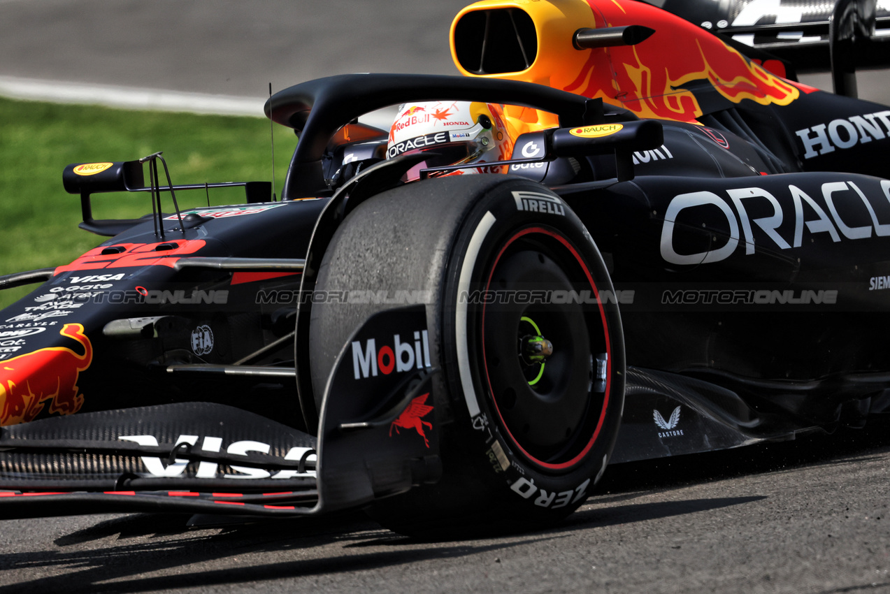 GP MESSICO, Yuki Tsunoda (JPN) Red Bull Racing RB21.

24.10.2025. Formula 1 World Championship, Rd 20, Mexican Grand Prix, Mexico City, Mexico, Practice Day.

- www.xpbimages.com, EMail: requests@xpbimages.com © Copyright: Bearne / XPB Images