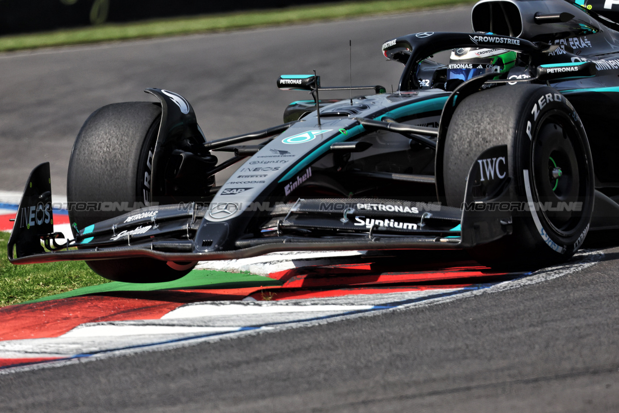 GP MESSICO, Frederik Vesti (DEN) Mercedes AMG F1 W16 Reserve Driver.

24.10.2025. Formula 1 World Championship, Rd 20, Mexican Grand Prix, Mexico City, Mexico, Practice Day.

- www.xpbimages.com, EMail: requests@xpbimages.com © Copyright: Bearne / XPB Images