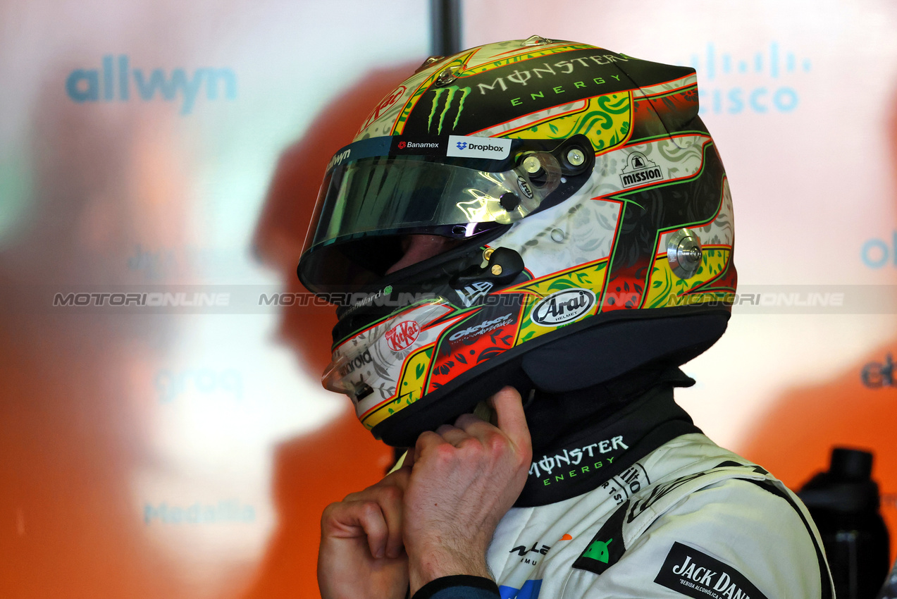 GP MESSICO, Pato O'Ward (MEX) McLaren Reserve Driver.
24.10.2025. Formula 1 World Championship, Rd 20, Mexican Grand Prix, Mexico City, Mexico, Practice Day.
- www.xpbimages.com, EMail: requests@xpbimages.com © Copyright: Batchelor / XPB Images