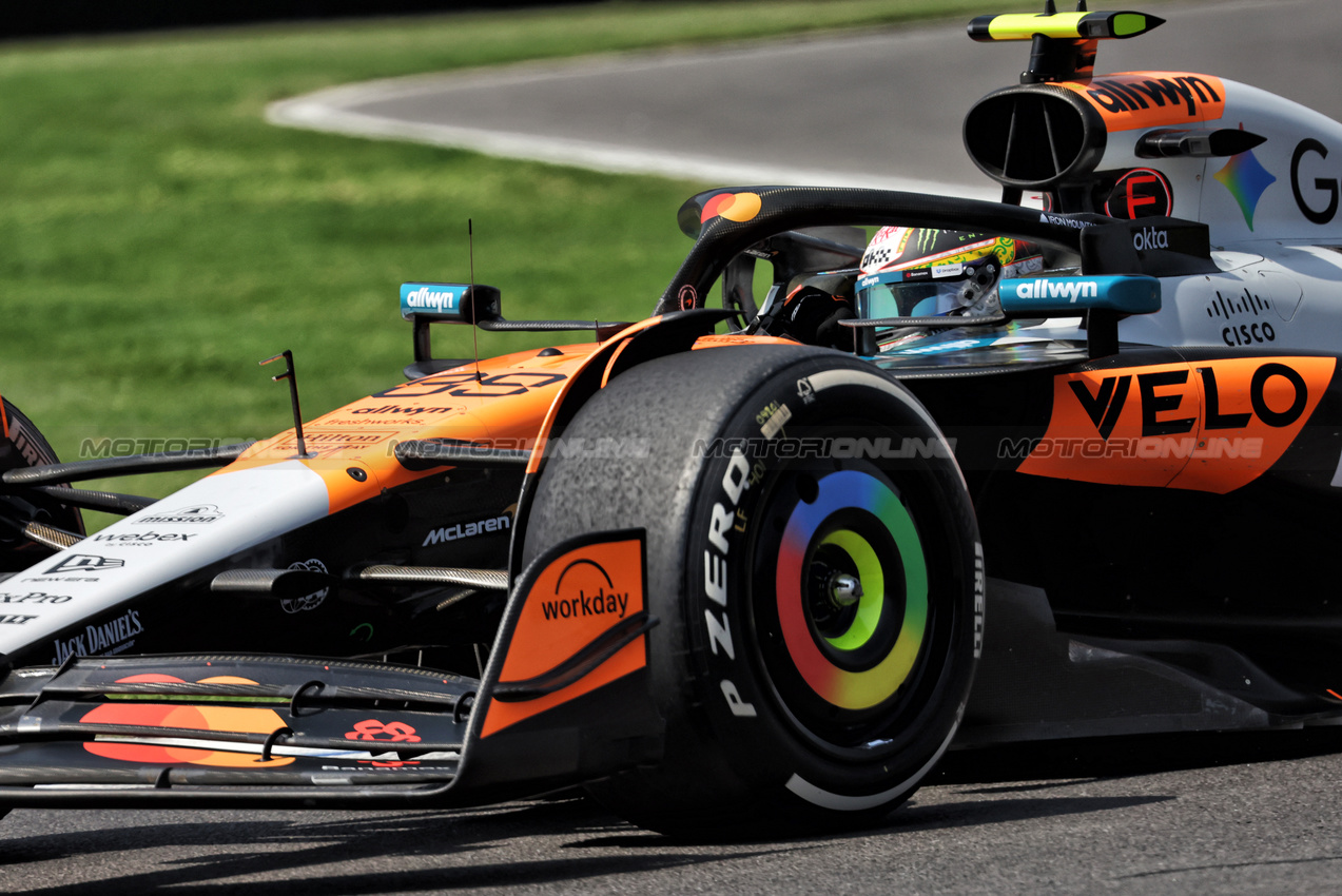 GP MESSICO, Pato O'Ward (MEX) McLaren MCL39 Reserve Driver.

24.10.2025. Formula 1 World Championship, Rd 20, Mexican Grand Prix, Mexico City, Mexico, Practice Day.

- www.xpbimages.com, EMail: requests@xpbimages.com © Copyright: Bearne / XPB Images