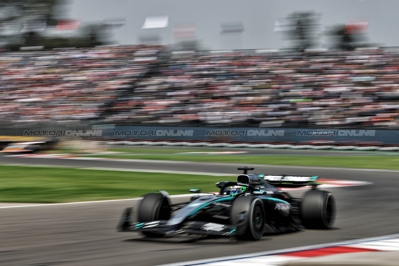 GP MESSICO, Frederik Vesti (DEN) Mercedes AMG F1 W16 Reserve Driver.
24.10.2025. Formula 1 World Championship, Rd 20, Mexican Grand Prix, Mexico City, Mexico, Practice Day.
- www.xpbimages.com, EMail: requests@xpbimages.com © Copyright: Bearne / XPB Images