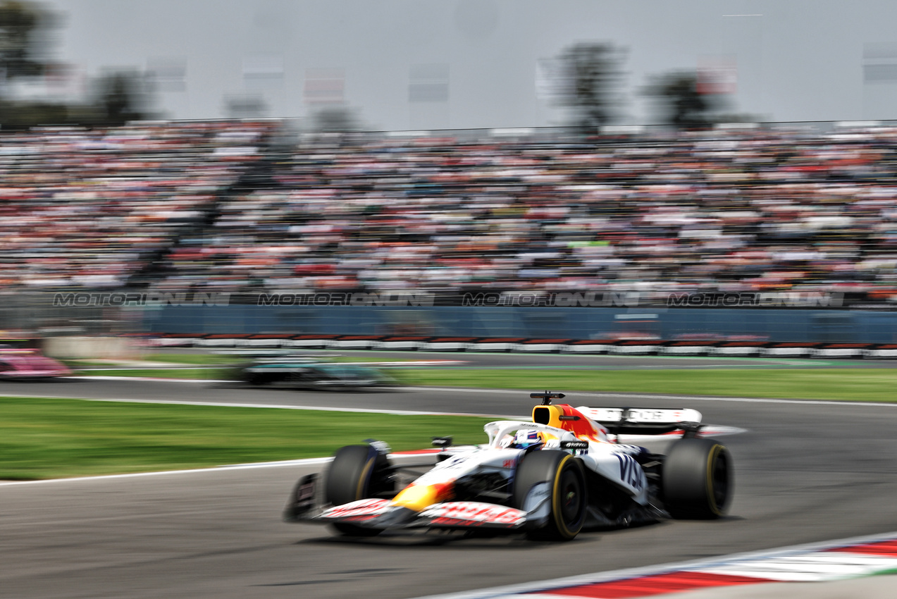 GP MESSICO, Isack Hadjar (FRA) Racing Bulls VCARB 02.
24.10.2025. Formula 1 World Championship, Rd 20, Mexican Grand Prix, Mexico City, Mexico, Practice Day.
- www.xpbimages.com, EMail: requests@xpbimages.com © Copyright: Bearne / XPB Images