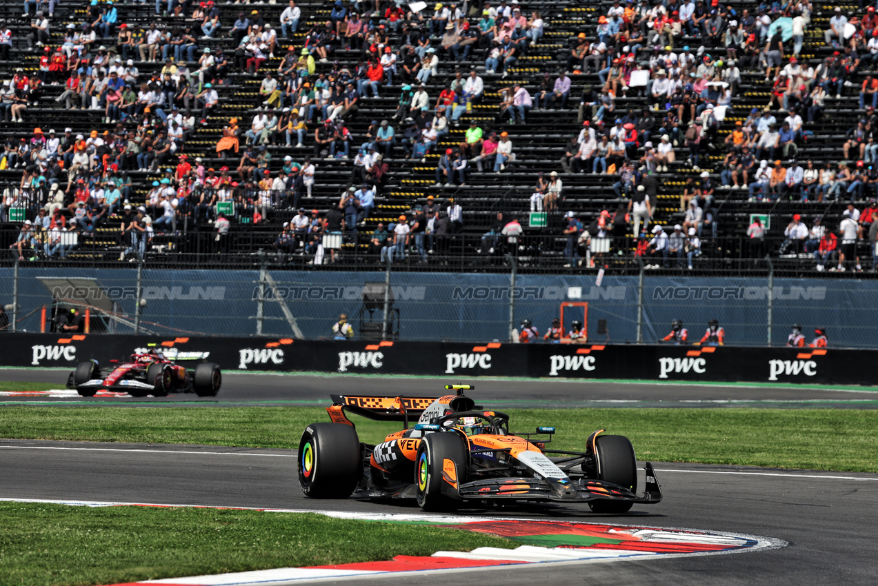 GP MESSICO, Pato O'Ward (MEX) McLaren MCL39 Reserve Driver.
24.10.2025. Formula 1 World Championship, Rd 20, Mexican Grand Prix, Mexico City, Mexico, Practice Day.
- www.xpbimages.com, EMail: requests@xpbimages.com © Copyright: Bearne / XPB Images