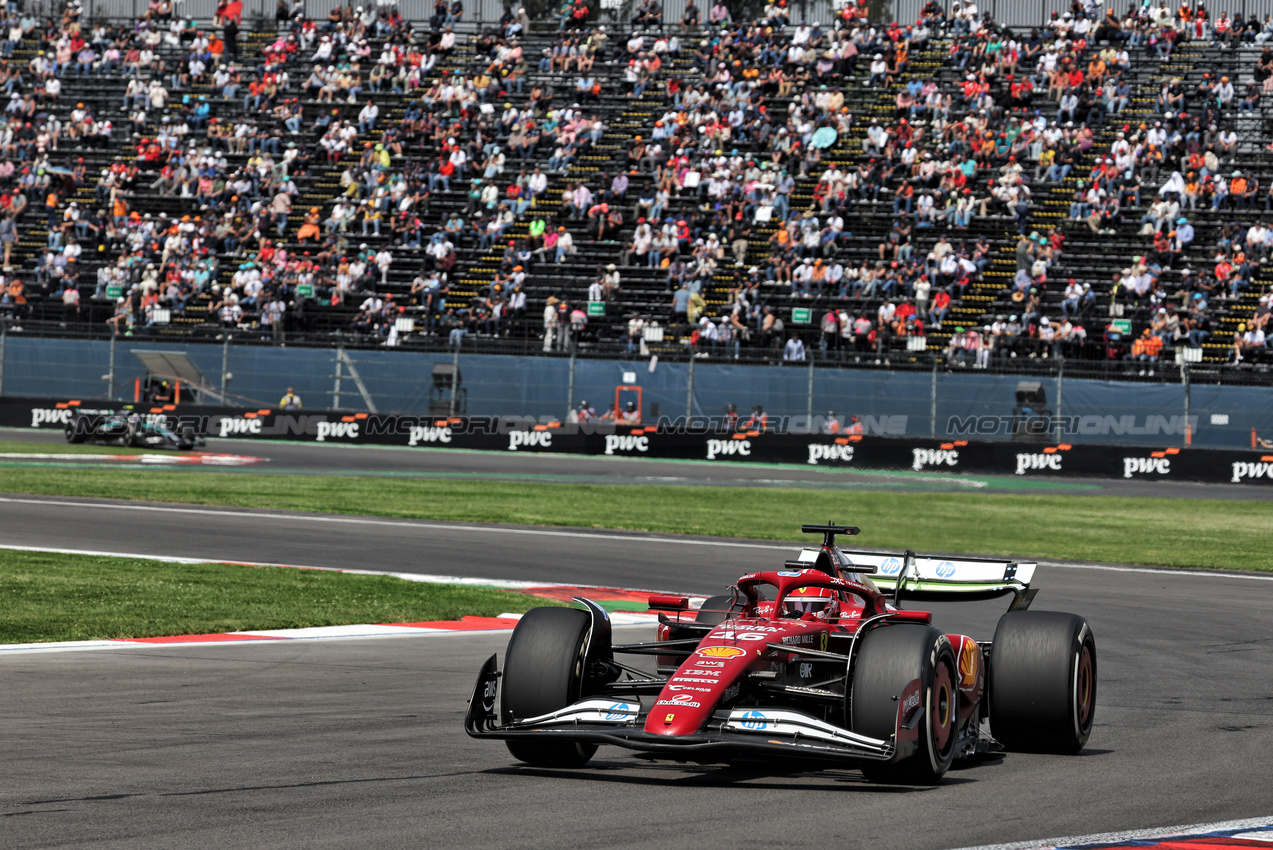 GP MESSICO, Charles Leclerc (MON) Ferrari SF-25.

24.10.2025. Formula 1 World Championship, Rd 20, Mexican Grand Prix, Mexico City, Mexico, Practice Day.

- www.xpbimages.com, EMail: requests@xpbimages.com © Copyright: Bearne / XPB Images