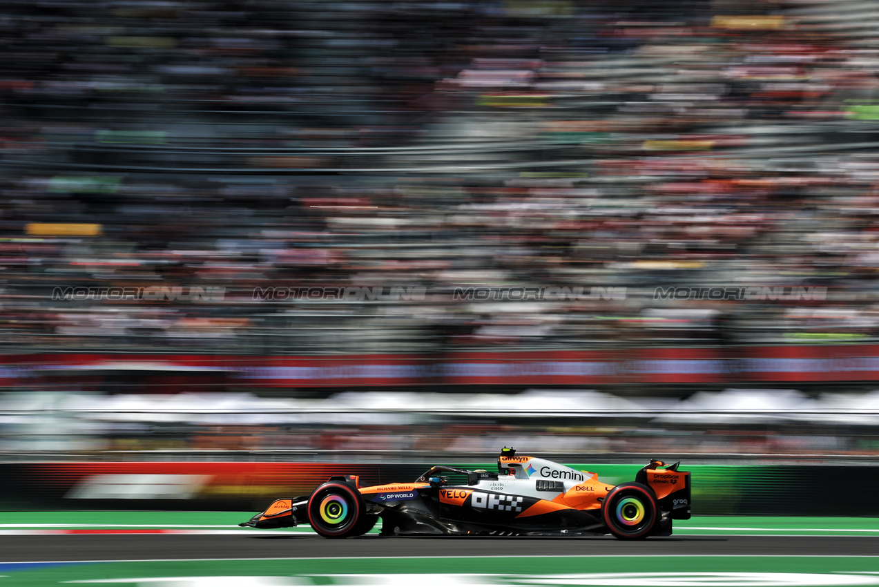 GP MESSICO, Pato O'Ward (MEX) McLaren MCL39 Reserve Driver.
24.10.2025. Formula 1 World Championship, Rd 20, Mexican Grand Prix, Mexico City, Mexico, Practice Day.
- www.xpbimages.com, EMail: requests@xpbimages.com © Copyright: Moy / XPB Images