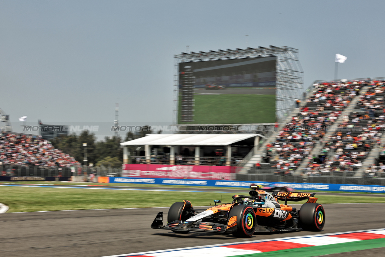 GP MESSICO, Pato O'Ward (MEX) McLaren MCL39 Reserve Driver.

24.10.2025. Formula 1 World Championship, Rd 20, Mexican Grand Prix, Mexico City, Mexico, Practice Day.

- www.xpbimages.com, EMail: requests@xpbimages.com © Copyright: Bearne / XPB Images