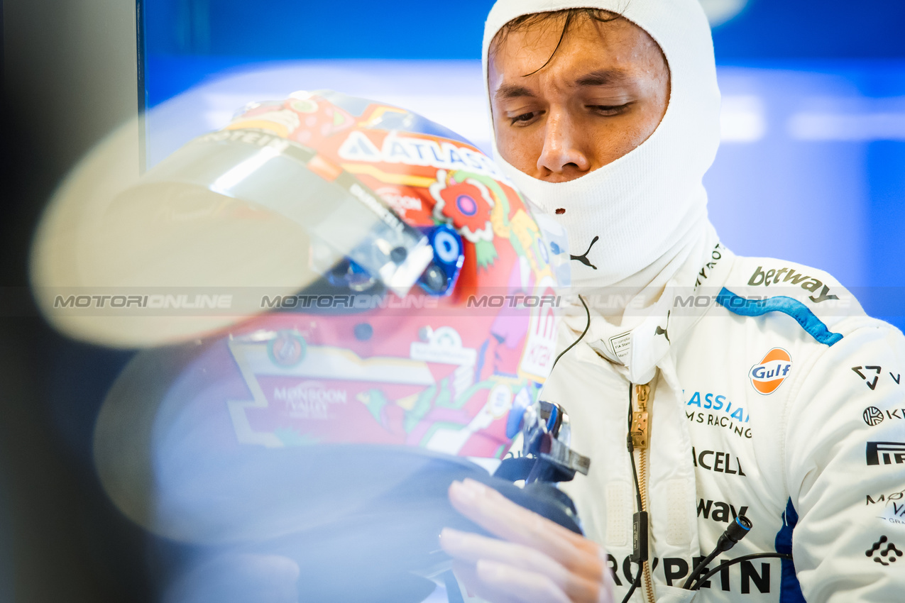 GP MESSICO, Alexander Albon (THA) Atlassian Williams Racing.
24.10.2025. Formula 1 World Championship, Rd 20, Mexican Grand Prix, Mexico City, Mexico, Practice Day.
- www.xpbimages.com, EMail: requests@xpbimages.com © Copyright: Bearne / XPB Images