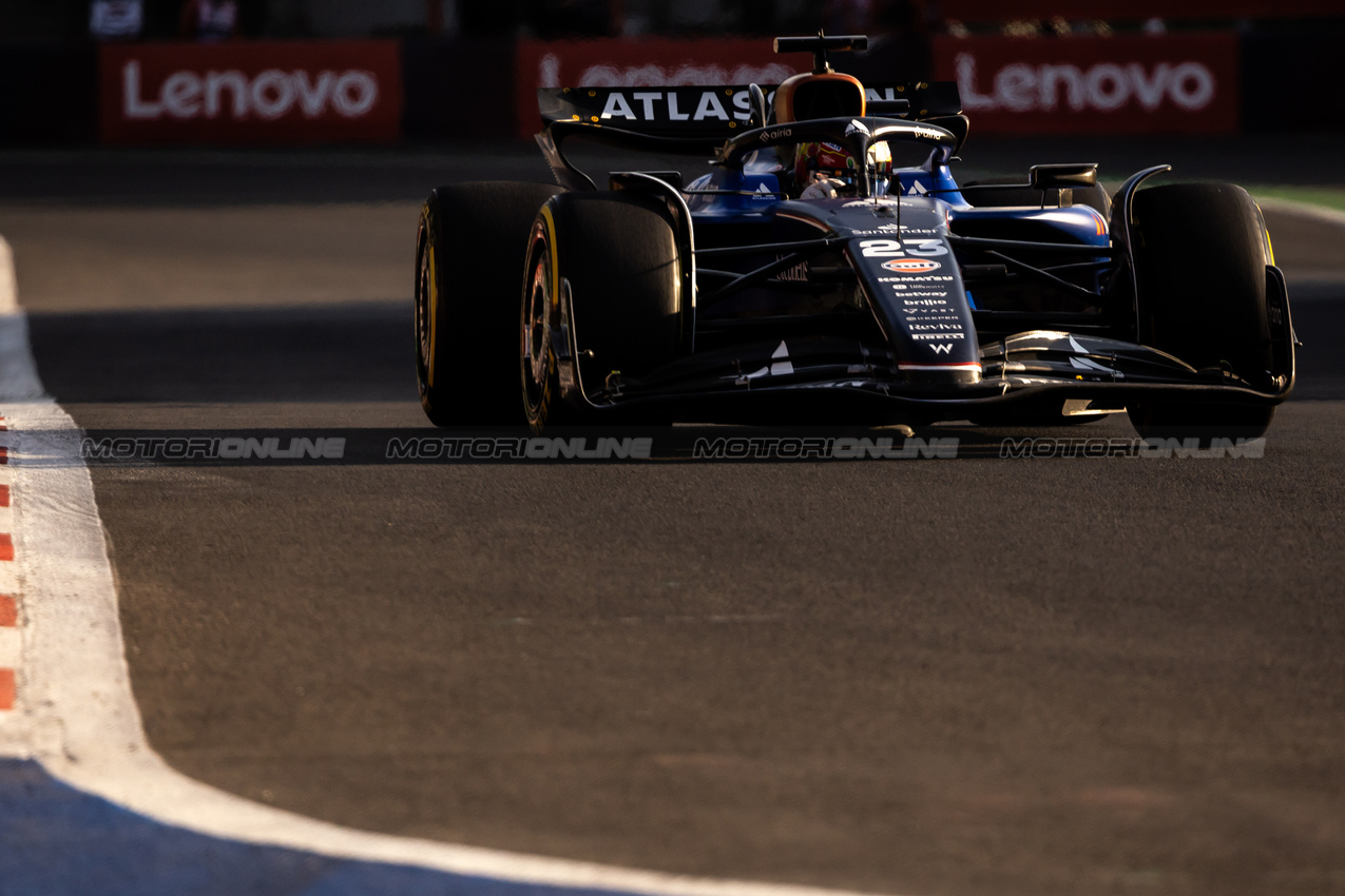 GP MESSICO, Alexander Albon (THA) Atlassian Williams Racing FW47.
24.10.2025. Formula 1 World Championship, Rd 20, Mexican Grand Prix, Mexico City, Mexico, Practice Day.
- www.xpbimages.com, EMail: requests@xpbimages.com © Copyright: Bearne / XPB Images