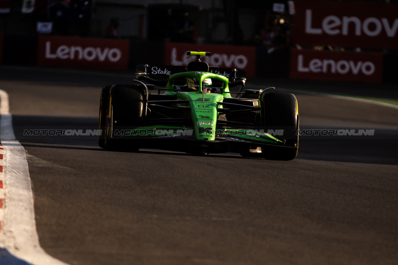 GP MESSICO, Gabriel Bortoleto (BRA) Sauber C45.

24.10.2025. Formula 1 World Championship, Rd 20, Mexican Grand Prix, Mexico City, Mexico, Practice Day.

- www.xpbimages.com, EMail: requests@xpbimages.com © Copyright: Bearne / XPB Images