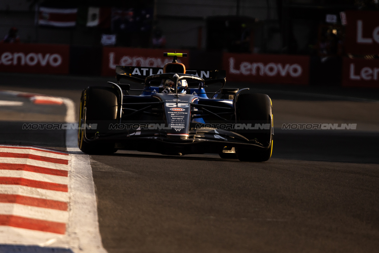 GP MESSICO, Carlos Sainz (ESP) Atlassian Williams Racing FW47.

24.10.2025. Formula 1 World Championship, Rd 20, Mexican Grand Prix, Mexico City, Mexico, Practice Day.

- www.xpbimages.com, EMail: requests@xpbimages.com © Copyright: Bearne / XPB Images