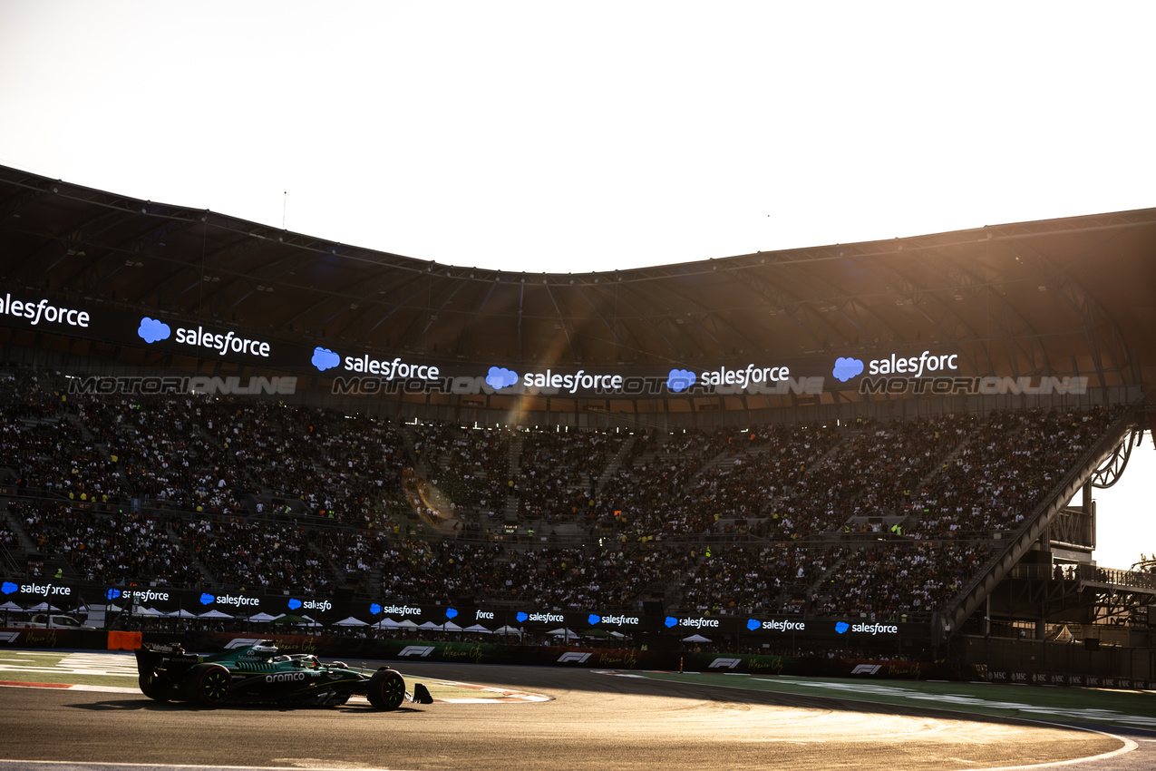 GP MESSICO, Lance Stroll (CDN) Aston Martin F1 Team AMR25.

24.10.2025. Formula 1 World Championship, Rd 20, Mexican Grand Prix, Mexico City, Mexico, Practice Day.

- www.xpbimages.com, EMail: requests@xpbimages.com © Copyright: Bearne / XPB Images