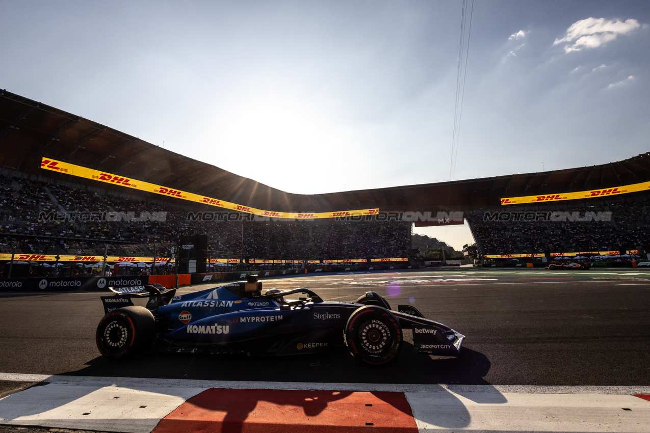 GP MESSICO, Alexander Albon (THA) Atlassian Williams Racing FW47.

24.10.2025. Formula 1 World Championship, Rd 20, Mexican Grand Prix, Mexico City, Mexico, Practice Day.

- www.xpbimages.com, EMail: requests@xpbimages.com © Copyright: Bearne / XPB Images