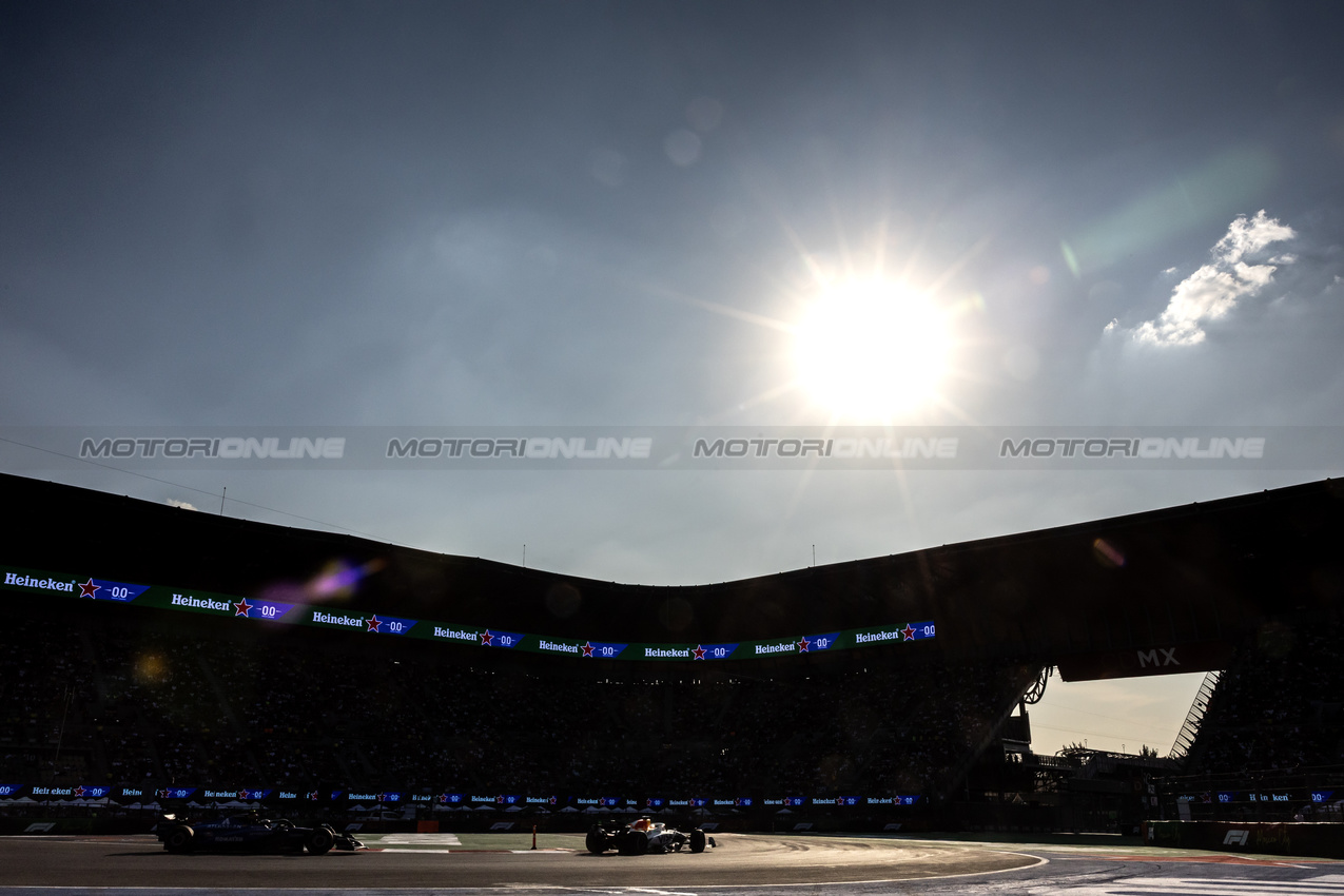 GP MESSICO, Carlos Sainz (ESP) Atlassian Williams Racing FW47.
24.10.2025. Formula 1 World Championship, Rd 20, Mexican Grand Prix, Mexico City, Mexico, Practice Day.
- www.xpbimages.com, EMail: requests@xpbimages.com © Copyright: Bearne / XPB Images