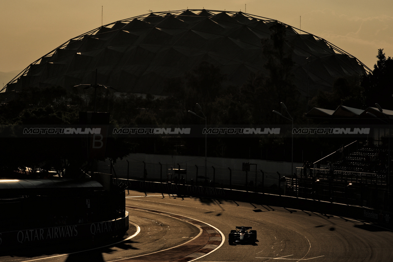 GP MESSICO, Oscar Piastri (AUS) McLaren MCL39.
24.10.2025. Formula 1 World Championship, Rd 20, Mexican Grand Prix, Mexico City, Mexico, Practice Day.
- www.xpbimages.com, EMail: requests@xpbimages.com © Copyright: Moy / XPB Images