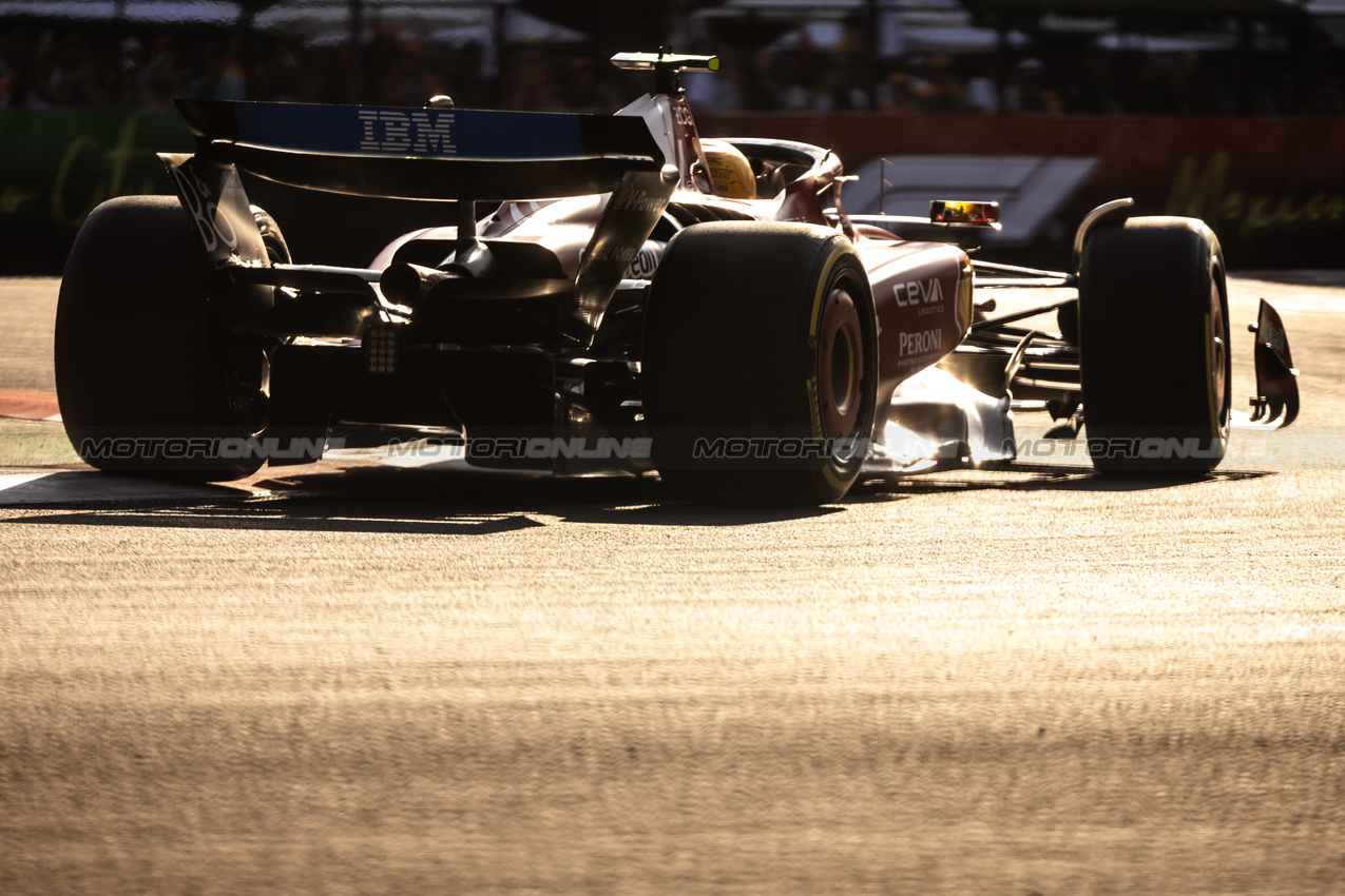 GP MESSICO, Lewis Hamilton (GBR) Ferrari SF-25.
24.10.2025. Formula 1 World Championship, Rd 20, Mexican Grand Prix, Mexico City, Mexico, Practice Day.
- www.xpbimages.com, EMail: requests@xpbimages.com © Copyright: Bearne / XPB Images