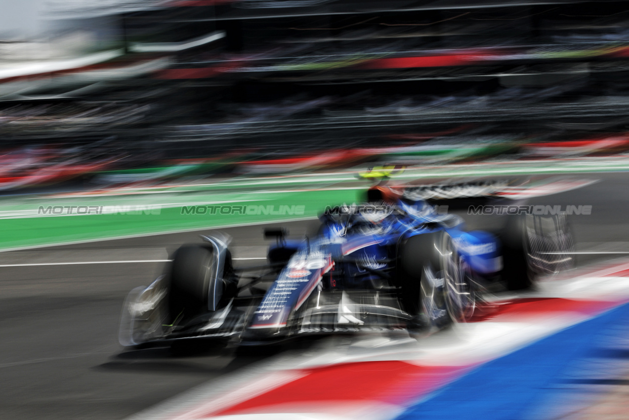 GP MESSICO, Luke Browning (GBR) Atlassian Williams Racing FW47 Academy Driver.

24.10.2025. Formula 1 World Championship, Rd 20, Mexican Grand Prix, Mexico City, Mexico, Practice Day.

- www.xpbimages.com, EMail: requests@xpbimages.com © Copyright: Moy / XPB Images