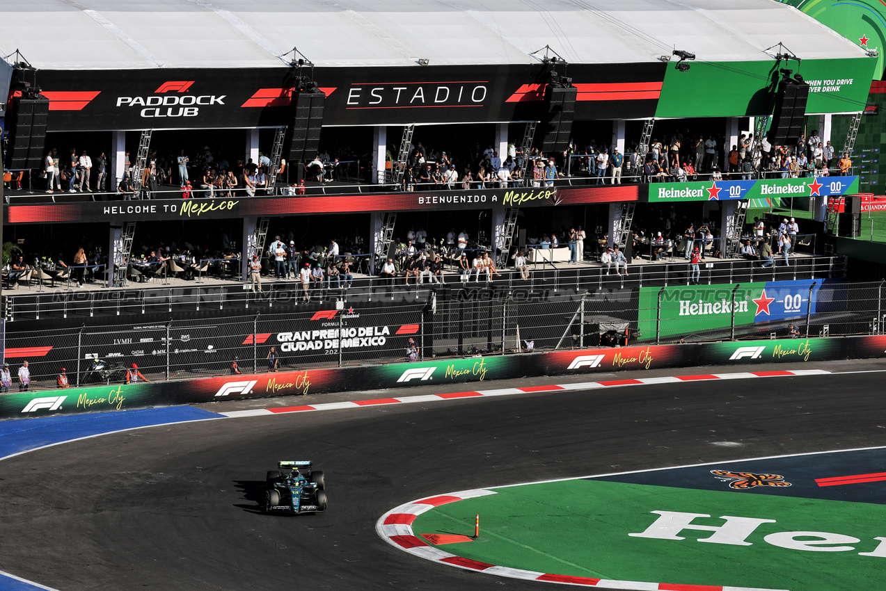 GP MESSICO, Fernando Alonso (ESP) Aston Martin F1 Team AMR25.

24.10.2025. Formula 1 World Championship, Rd 20, Mexican Grand Prix, Mexico City, Mexico, Practice Day.

- www.xpbimages.com, EMail: requests@xpbimages.com © Copyright: Moy / XPB Images
